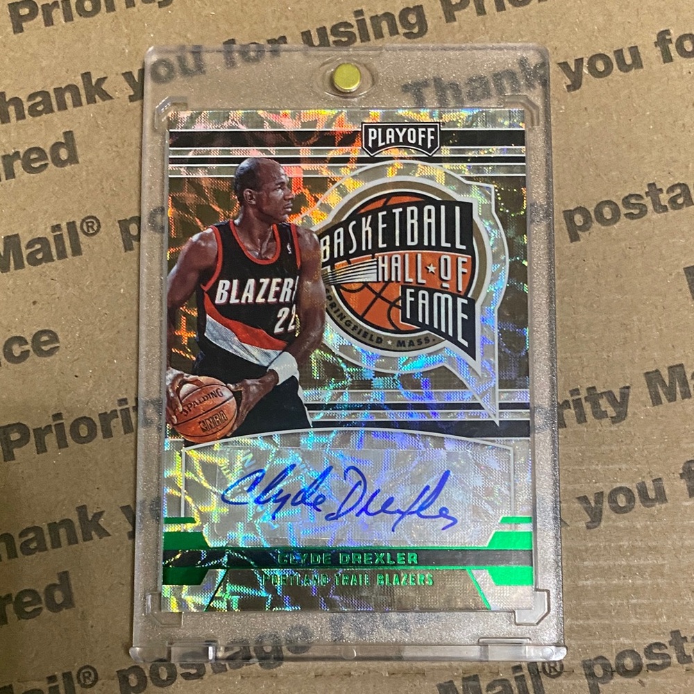2021-22 Panini Chronicles Asia Clyde Drexler Hall Of Fame Autograph!!